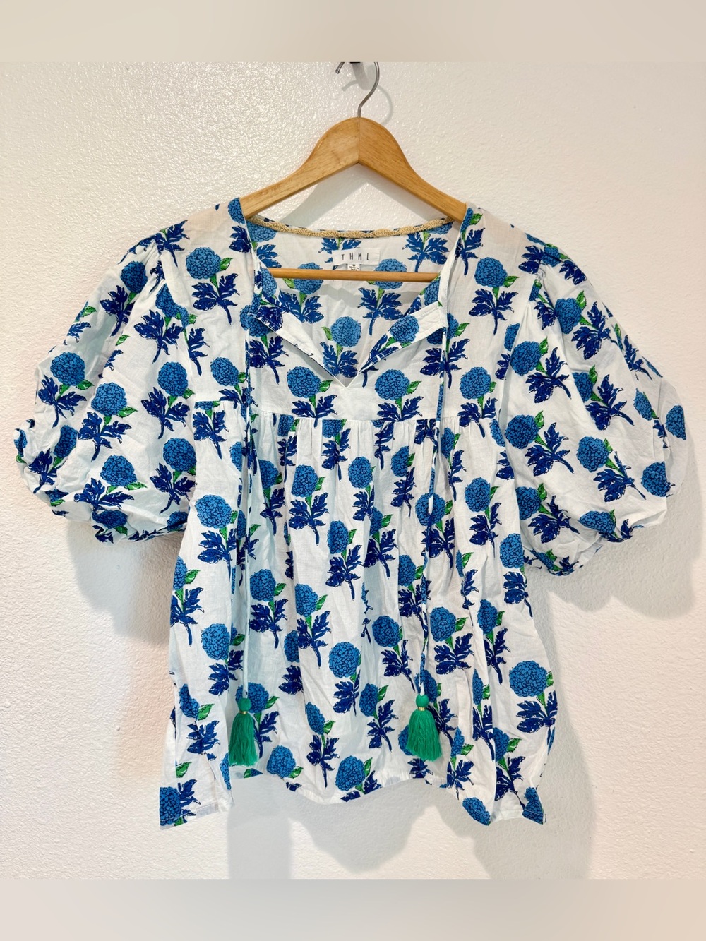 THML Blue White Floral 100% Cotton Puff Sleeve Tassel Split Neck Blouse Boho M